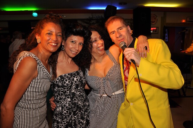 min 2009 05 06 cargo club 198